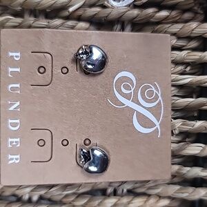 Plunder smart apple silver earrings new nwt